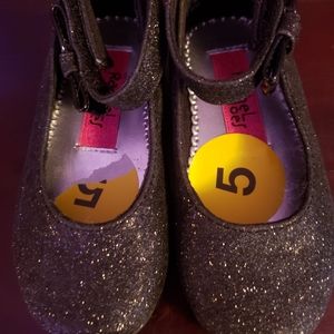 Girls size 5 sparkly black shoes